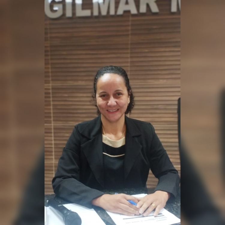 Vereadora Lucimeire faz indica&ccedil;&atilde;o de instala&ccedil;&atilde;o de rede de &aacute;gua na Vila Tr&ecirc;s Flechas