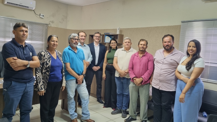 Recebendo nosso Excelent&iacute;ssimo Promotor de Justi&ccedil;a Dro Bricio Britzke. 